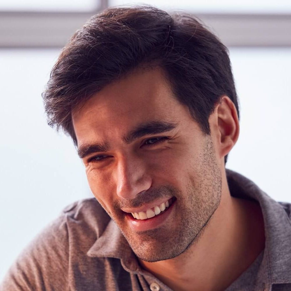 close up of businesswoman working on laptop at des 2024 10 19 20 34 29 utc e1734402937327